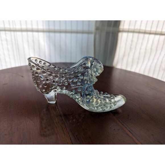 Vintage Fenton opalescent hobnail dress shoe, pearlescent cat head glass slipper - Picture 6 of 8